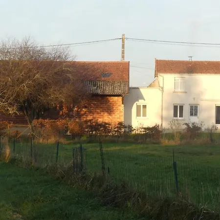 La Maison Du Verger بيت للعطل